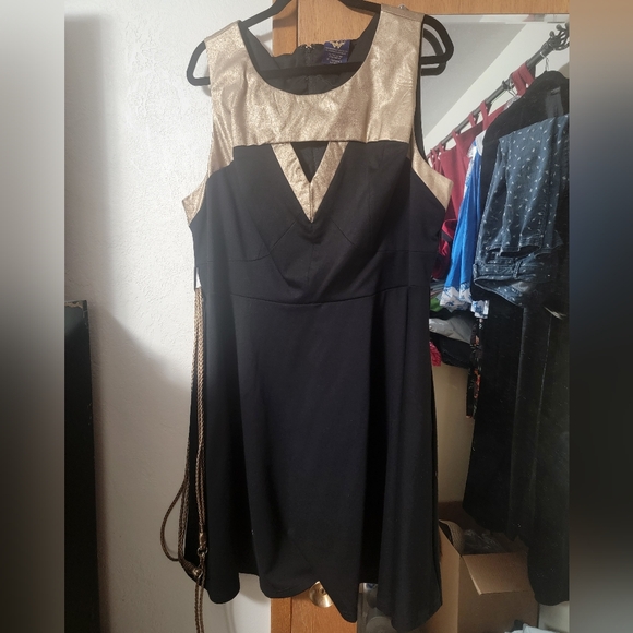 Torrid Amazonian Wonder Woman Cosplay Dress Black and Gold 20 euc - Picture 2 of 8